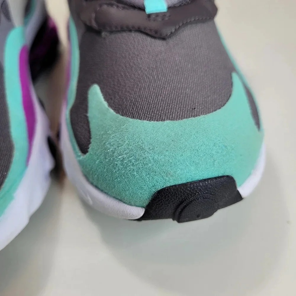 Nike Air Max 270 React 'Gunsmoke Aurora Violet' Size 5.5 Youth